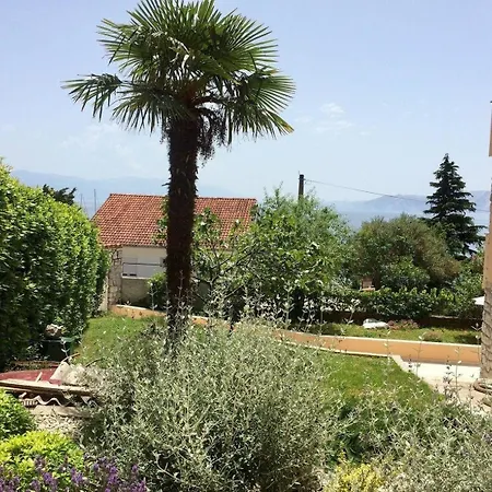 Lejlighed In Mit Terrasse, Garten Und Grill Und Panoramablick Novi Vinodolski